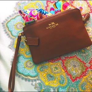 NWOT Authentic coach phone wristlet wallet